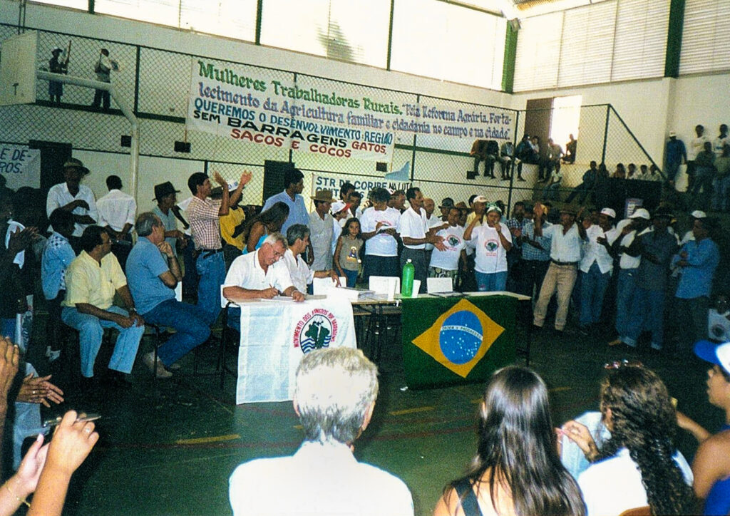Audiência pública sobre Barragem de Gatos e Sacos em  2002.  Jaborandi, BA.