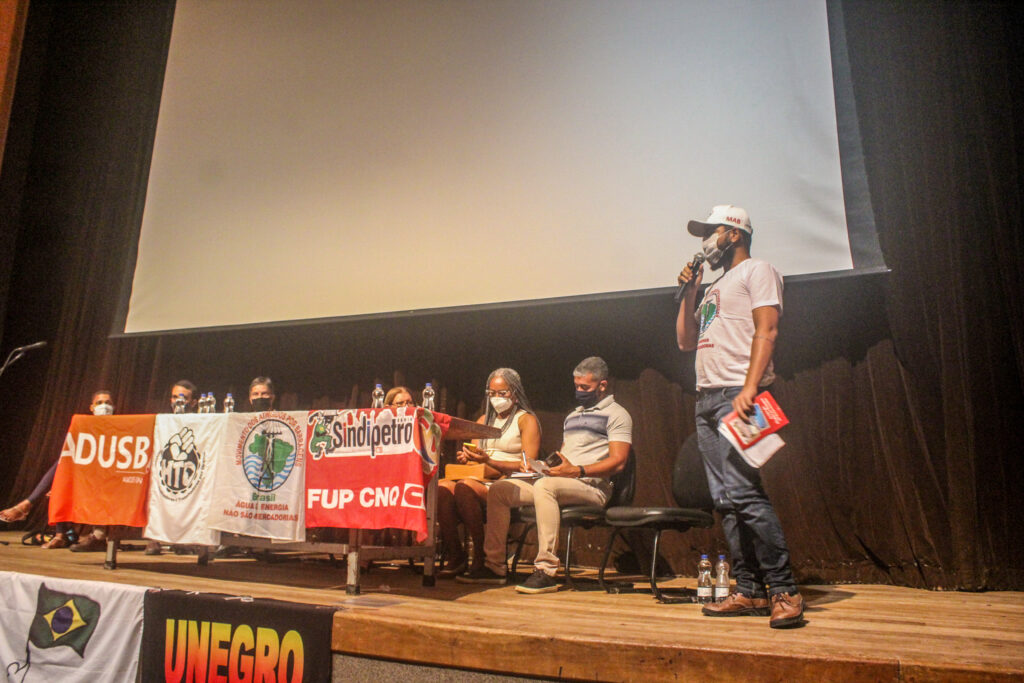 Luiz Carvalho, coordenador do MAB, durante audiência pública em Jequié (BA). Crédito: Jamile Araújo/Brasil de Fato BA