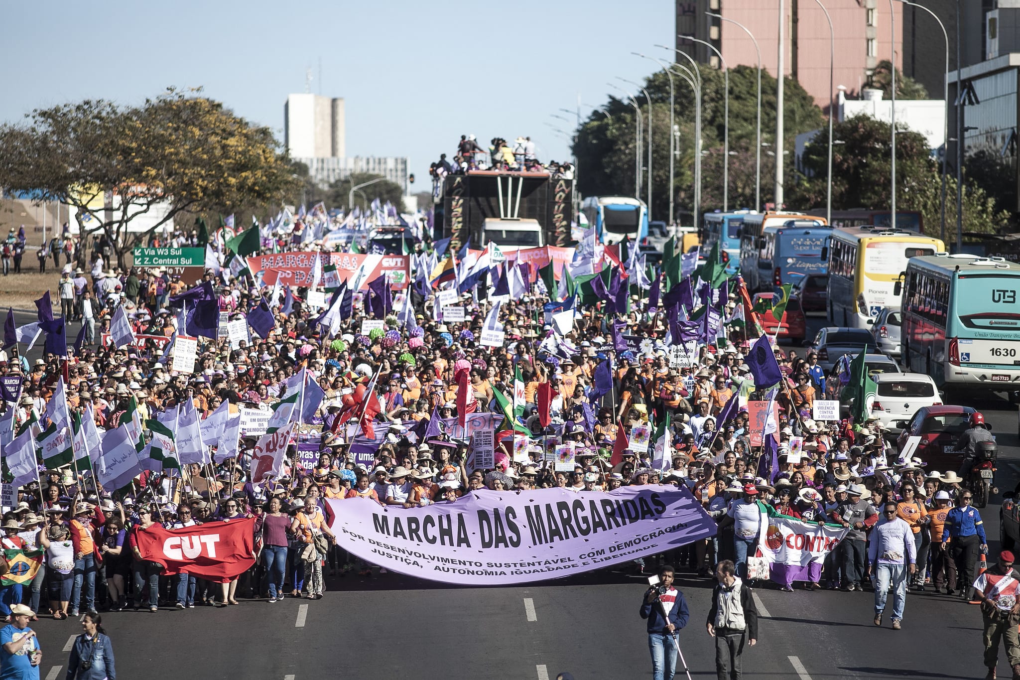 Marcha das Margaridas termina com demonstração de força e união de 100 mil  camponesas - Sul 21