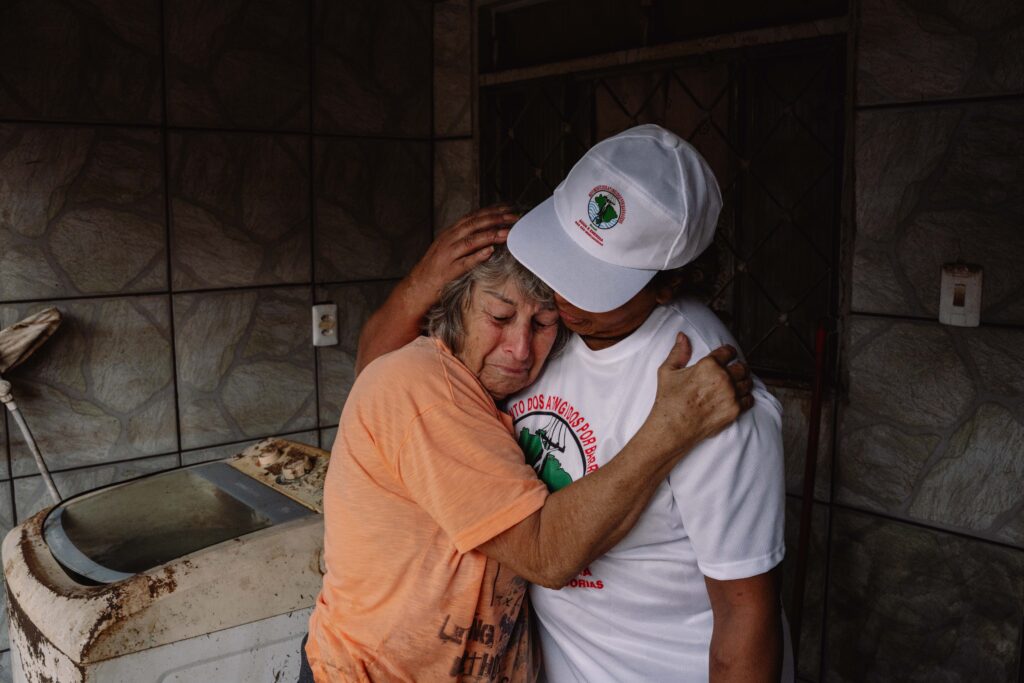 A rede de apoio e a presença de outras mulheres fortalecem as atingidas e dá força para seguir em frente. Foto: Francisco Proner / MAB