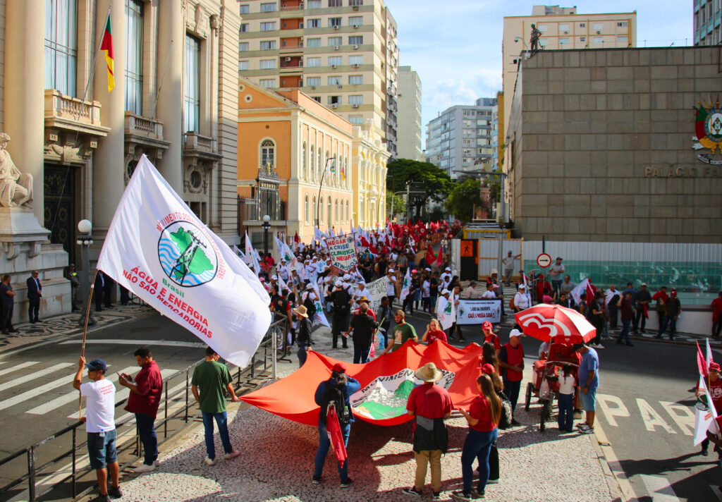 Ato reuniu atingidos do MAB de diversas regiões do Estado: Vale do Taquari, Alto Uruguai, Fronteira e Região Metropolitana. Foto: Victória Holzbach / MAB