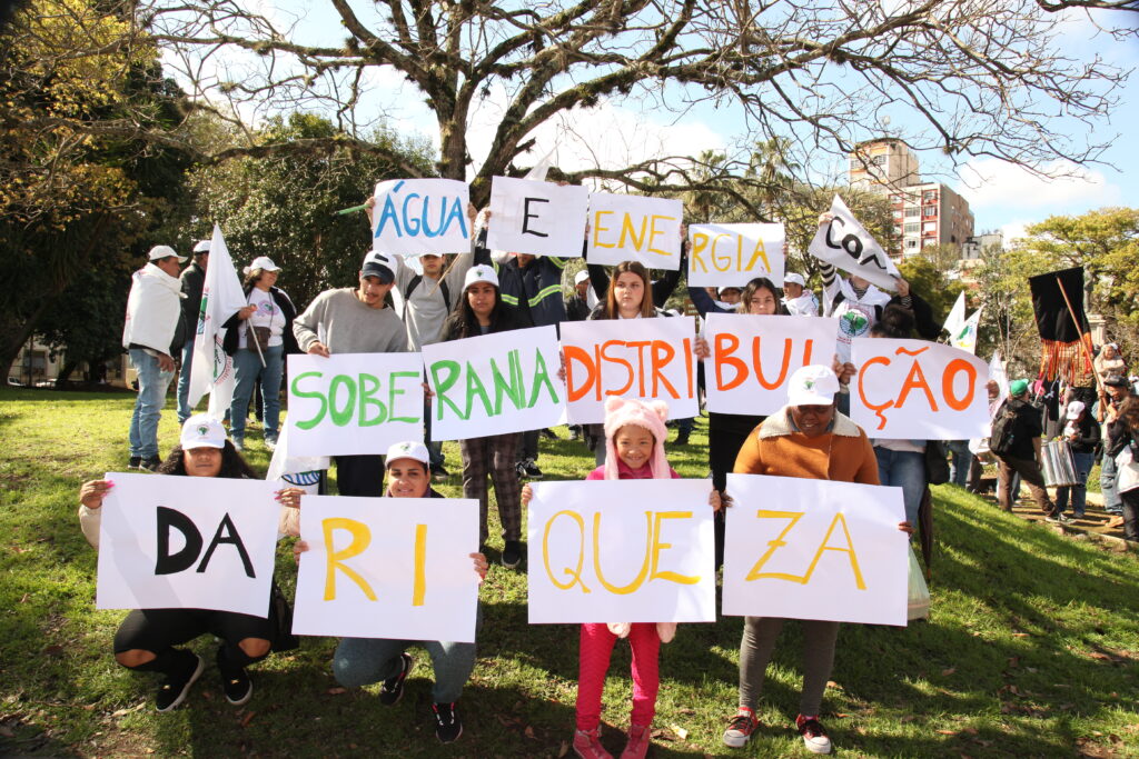 Marcha de atingidos em Porto Alegre (RS). Foto: Jorge Leão