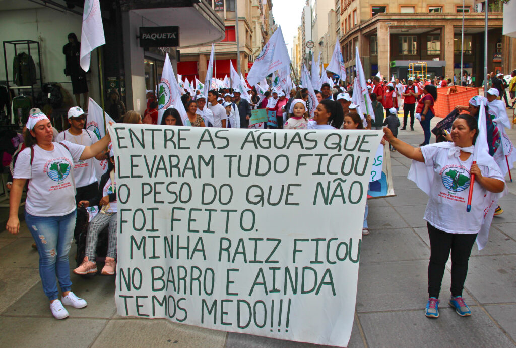 Ato reuniu atingidos do MAB de diversas regiões do Estado: Vale do Taquari, Alto Uruguai, Fronteira e Região Metropolitana. Foto: Victória Holzbach / MAB