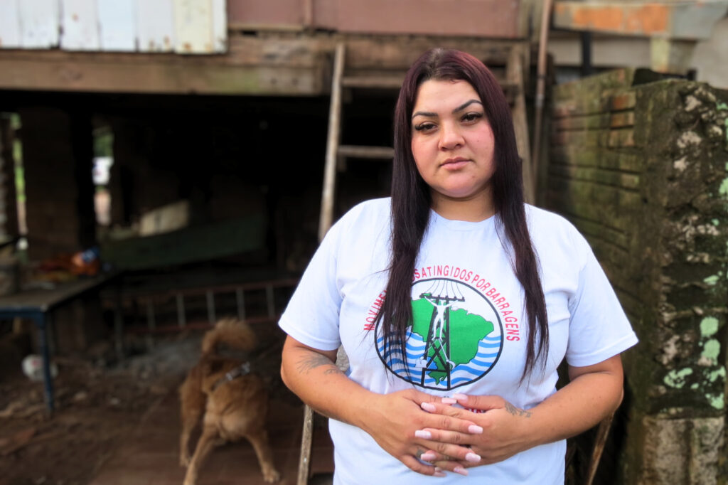 Mônica Grohe vive o desafio de cuidar dos filhos e dos pais após a enchente que atingiu o Vale do Taquari (RS) em 2024. Foto: Marta Fleita / MAB