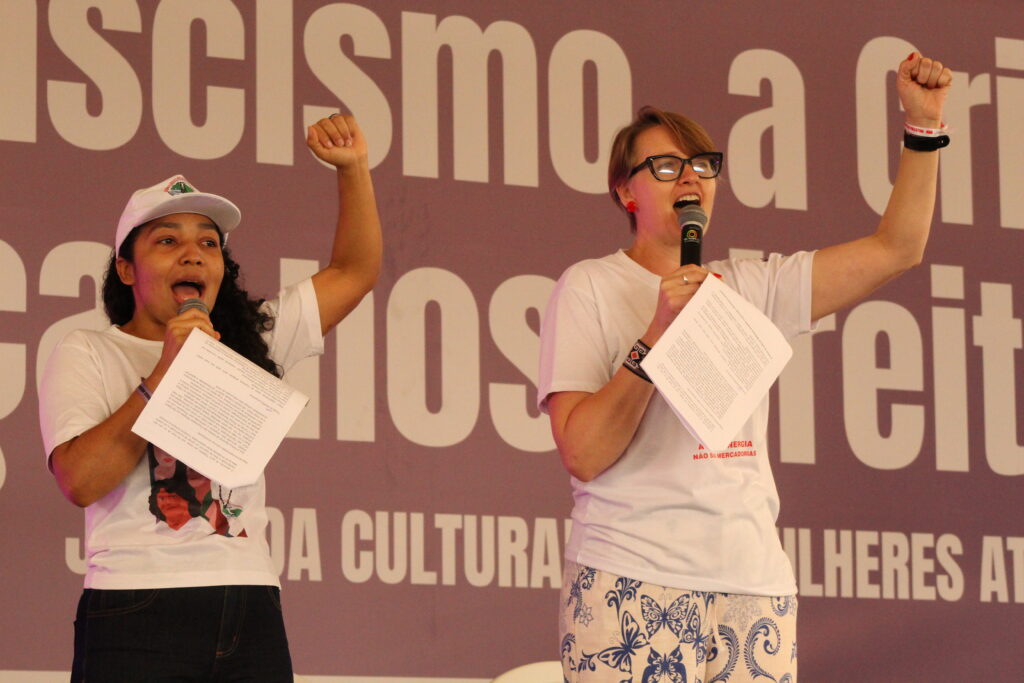 Cleidiane Barreto e Soniamara Maranho leram a carta final no último dia da Jornada. Foto: Marta Fleita / MAB