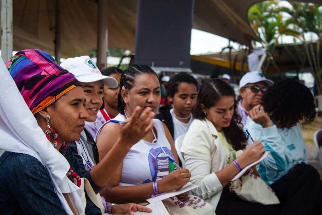 Durante a Jornada Nacional de Luta, atingidas reafirmam que Solange e Vanderlei são presos políticos. Fotos: Betina Guimarães e Marcos Souza / MAB