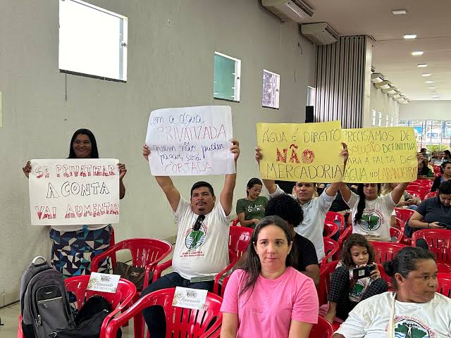 Atingidos e atingidas por Belo Monte na luta contra o sistema de privatização. Foto: Coletivo de Comunicação MAB / PA