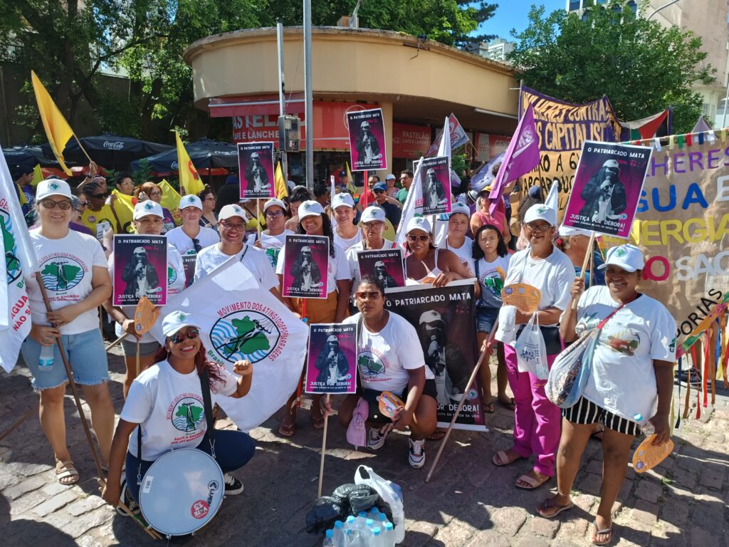 A luta por justiça é por Débora e por todas as mulheres vítimas de feminicídio no Brasil. Foto: Jenifer Procópio / MAB