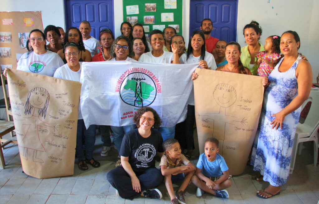 Durante os quatro dias de visitas, o foco foi conversar com a população sobre a situação de saúde de cada atingido e atingida das comunidades. Foto: Victória Holzbach / MAB