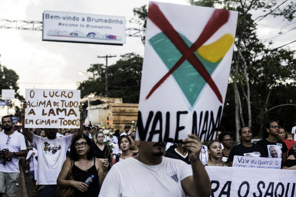 Act of one month after the collapse of the Córrego do Feijão Mine Dam in Brumadinho (MG). Photo: Joka Madruga / MAB 