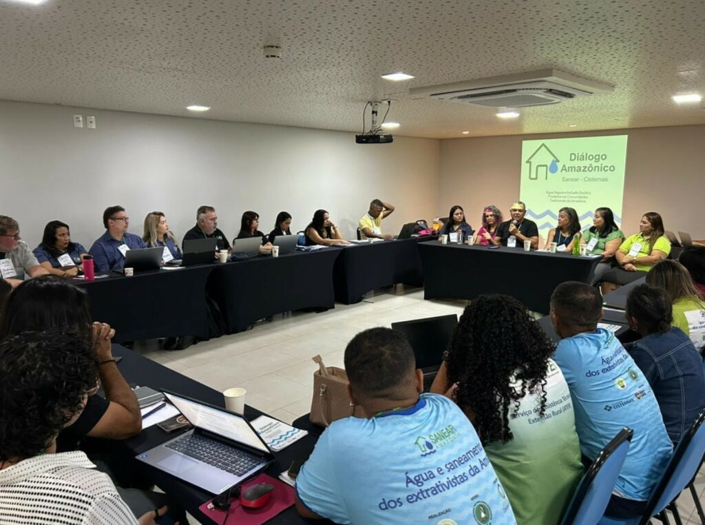 Público reunido durante plenária de debates. Foto: Comunicação Memorial Chico Mendes