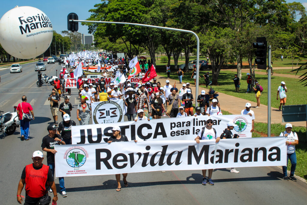 Ato político e Inter-religioso "Revida Mariana. Justiça para Limpar essa Lama", em novembro de 2023.
Foto: Lina Anchieta / MAB
