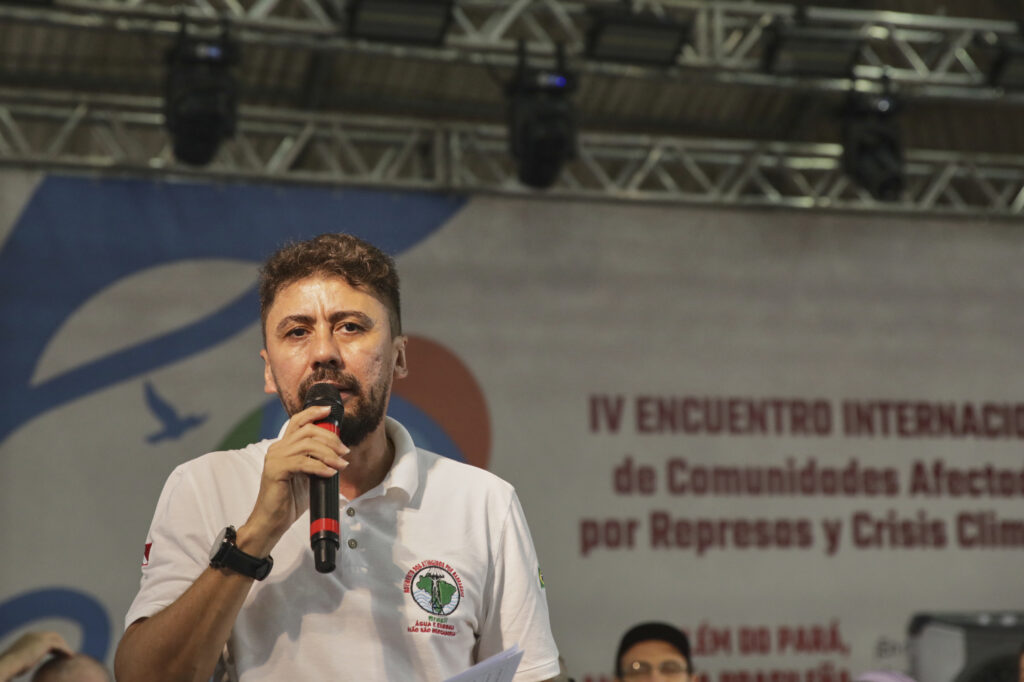 Iury Paulino, da coordenação nacional do MAB, destacou que a PNAB é fruto da luta coletiva dos atingidos, símbolo de uma resistência que transformou sofrimento em organização e organização em vitória. Foto: Marcelo Aguilar / MAB