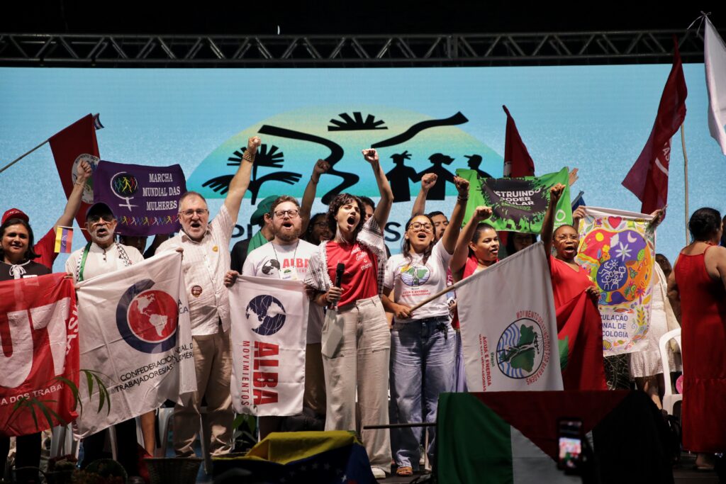 Encerramento da Cúpula foi marcado pelas falas de união e articulação entre organizações, povos e lutas. Foto: Marcelo Aguilar / MAB