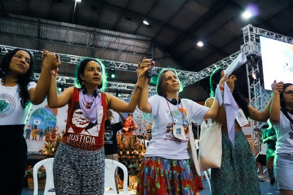 A segunda noite de encontro internacional celebrou a vida e a luta das mulheres de todo o mundo. Foto: Joyce Silva / MAB