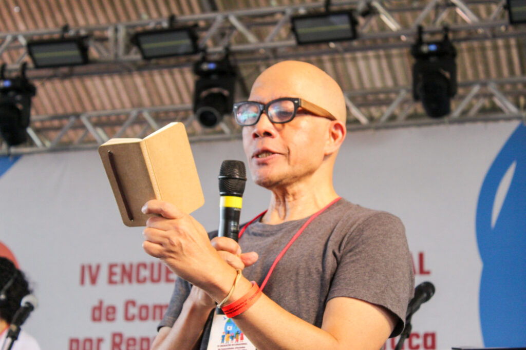 Nas ilhas da Indonésia, Yoyok aprendeu desde cedo a respeitar a água e a natureza como elementos sagrados. Foto: Joyce Silva / MAB