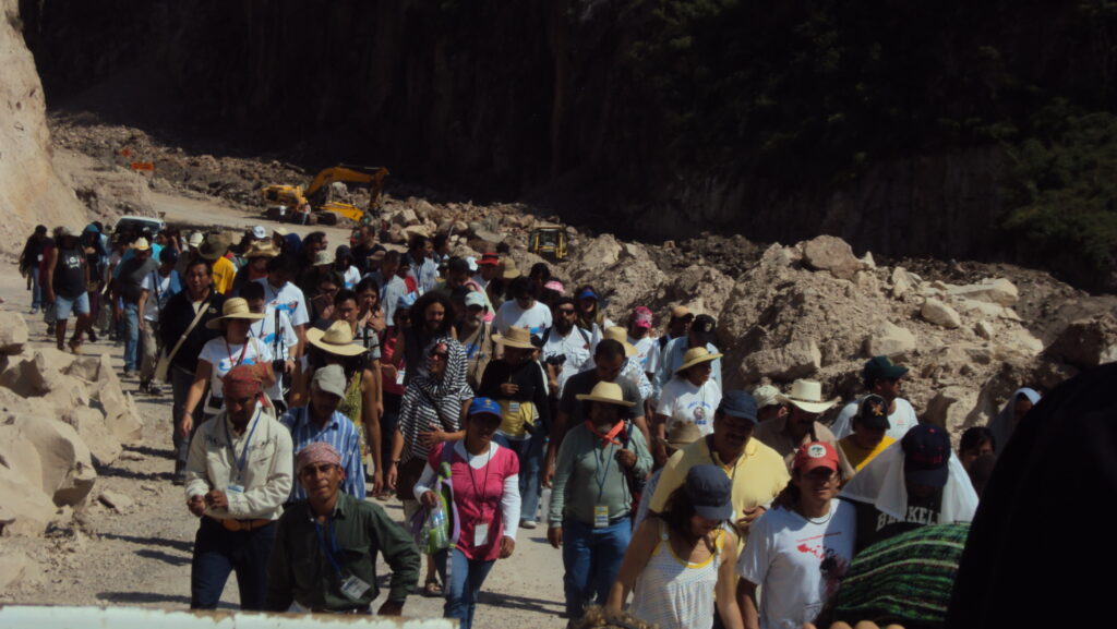 Durante o III Encontro Internacional, no México, atingidos tomam o canteiro de obras da barragem de El Zapotillo. Foto: Acervo MAB.