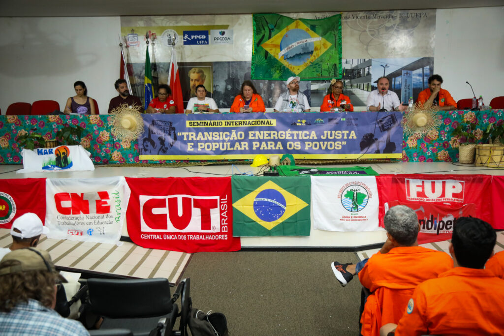 Seminário Internacional “Transição Energética Justa e Popular para os Povos”, que acontece durante a Cúpula dos Povos, em Belém, nesta quinta-feira, dia 13 de novembro. Foto: Joka Madruga / MAB