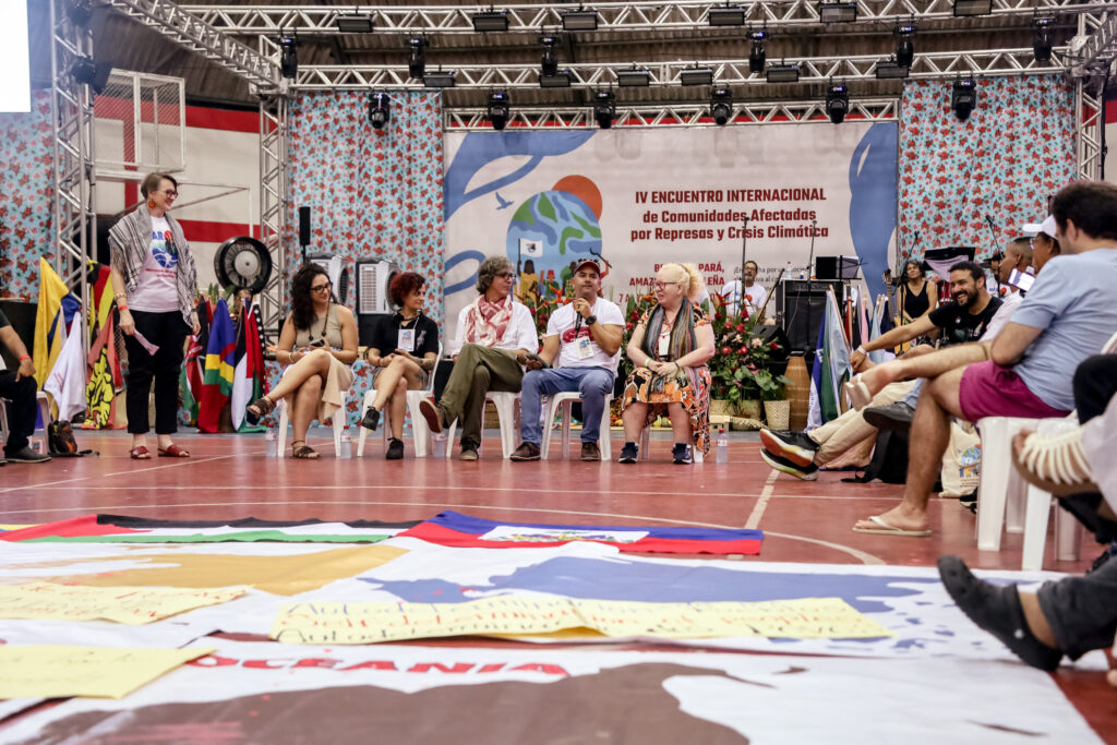 Ato de Solidariedade Internacionalista trouxe as vozes dos povos da Palestina, Venezuela e Cuba. Foto: Nívea Magno / MAB