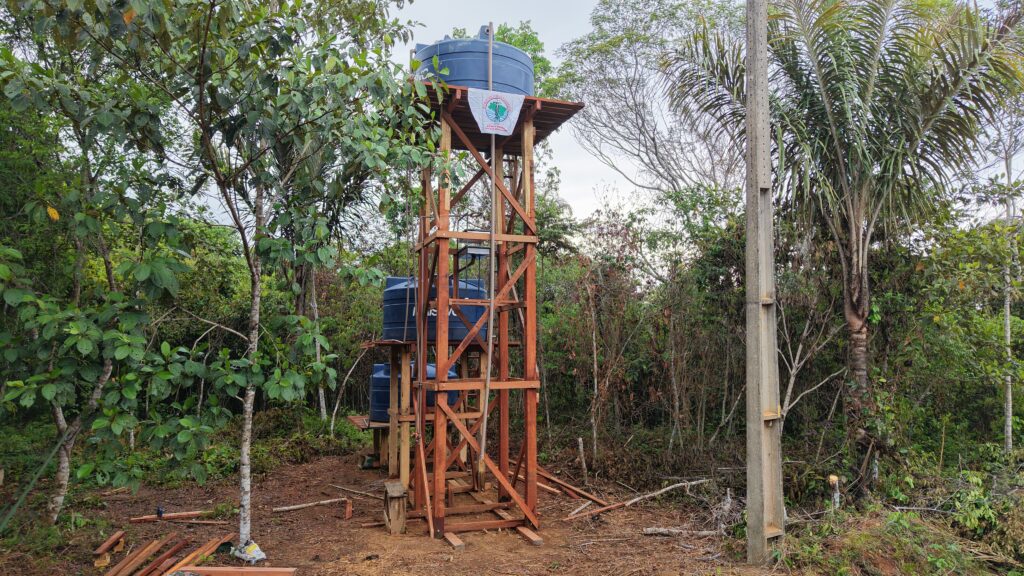 Sistema comunitário implementado na comunidade de Betel em Porto Velho/RO. Foto: Klézi Martins / MAB