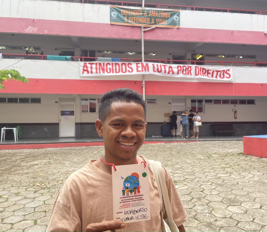Norberto Soares Simenez representa a Frente Resureição Maubere / Reabilitação Agroecologia Nacional e reforça a luta por educação popular, agroecologia e direitos dos agricultores. Foto: Rafael Zãn / MAB