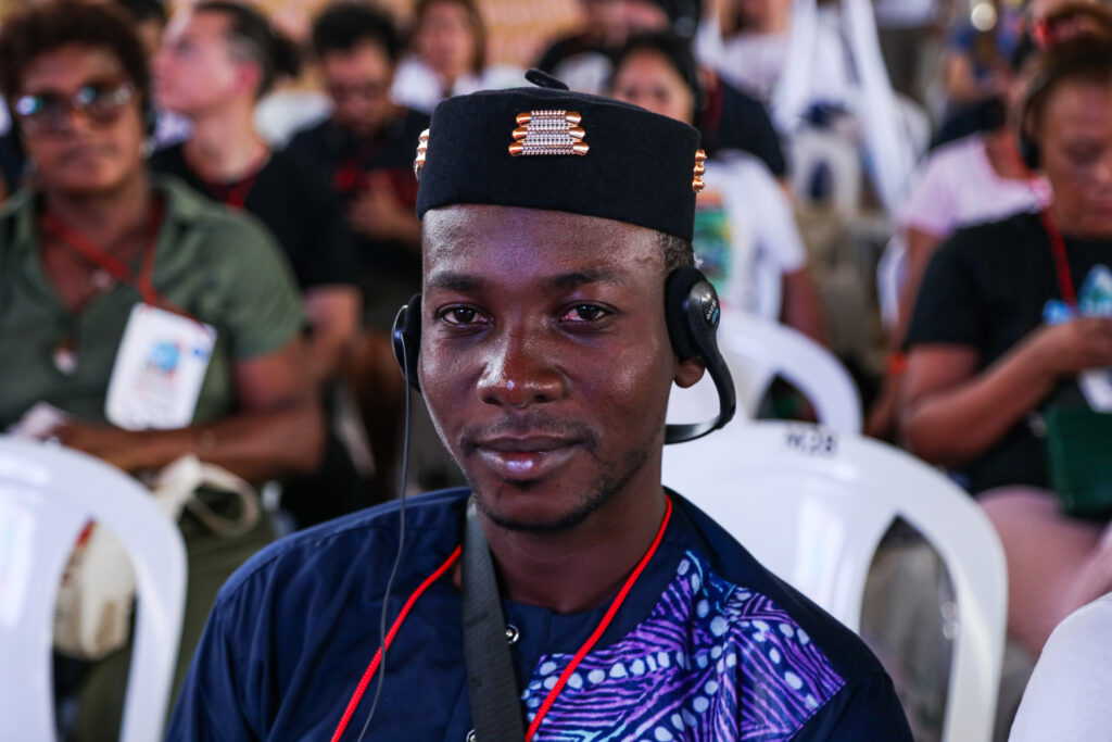  Chapéus de diferentes formas, cores e significados marcaram presença no IV Encontro Internacional, simbolizando a diversidade cultural e a força política dos povos reunidos em Belém (PA). Foto: Joka Madruga / MAB
