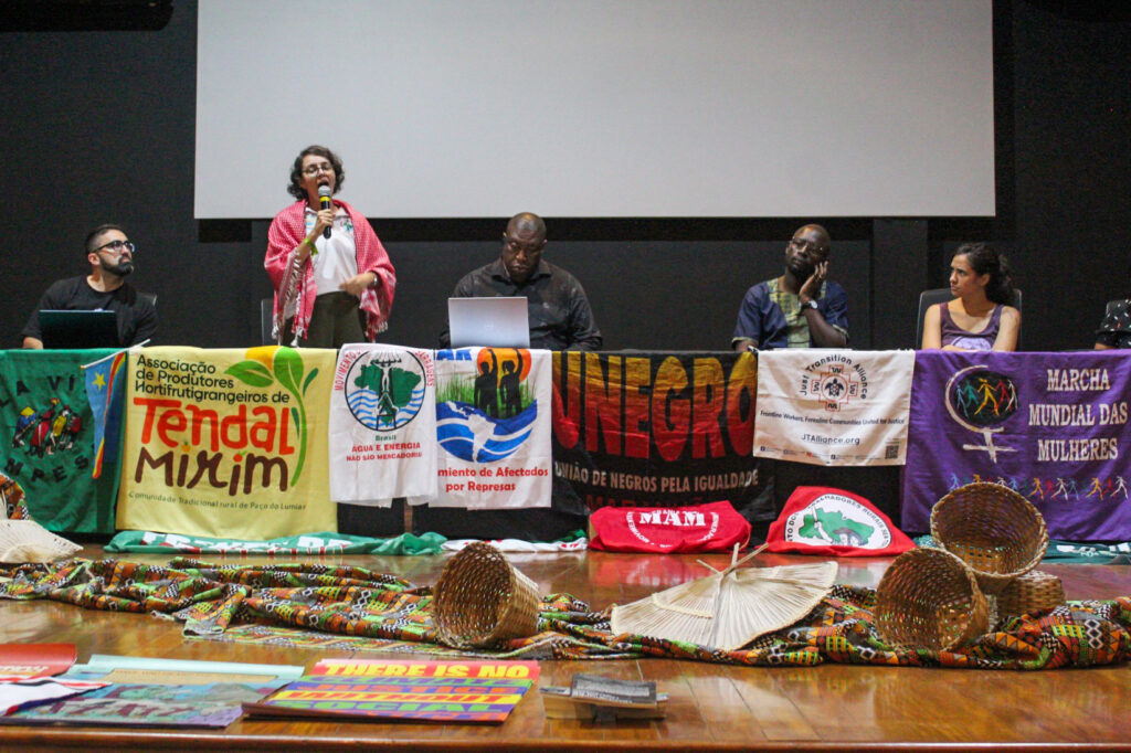 Seminário nesta manhã reuniu movimentos e organizações para debater a transição energética almejada pelos povos de todo o mundo. Foto: Joyce Silva / MAB