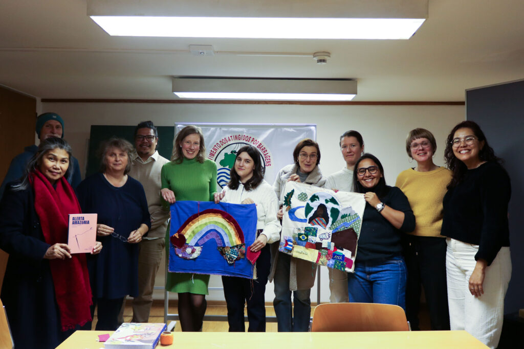 Segunda oficina de Arpilleras com mulheres de Salzburgo. Foto: SSF / AAI Salzburg