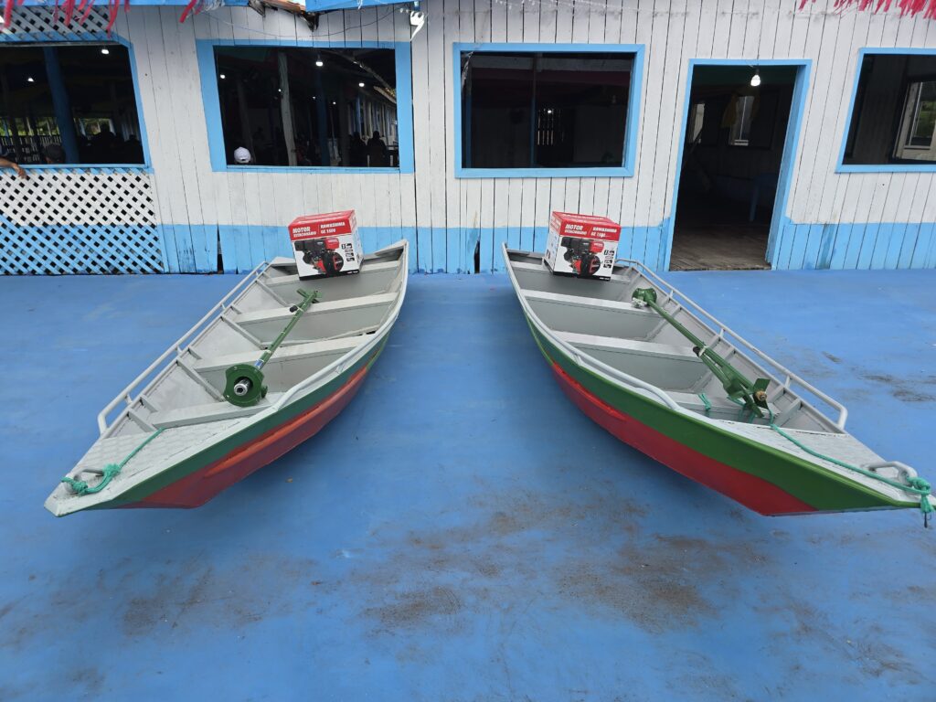 Foto: MAB realizou a entrega de embarcações comunitárias para a comunidade Mapiraí de Baixo, para fortalecer na construção do acordo local. Foto: Jordana Ayres / MAB