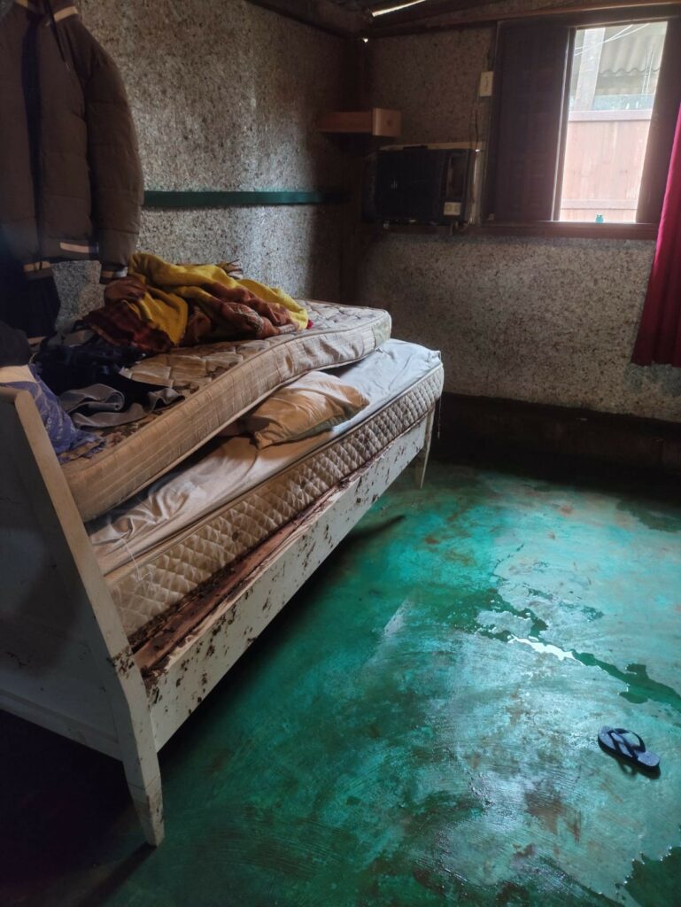 Dentro de casa, o trauma se repete a cada chuva. Foto: Comunicação MAB SP