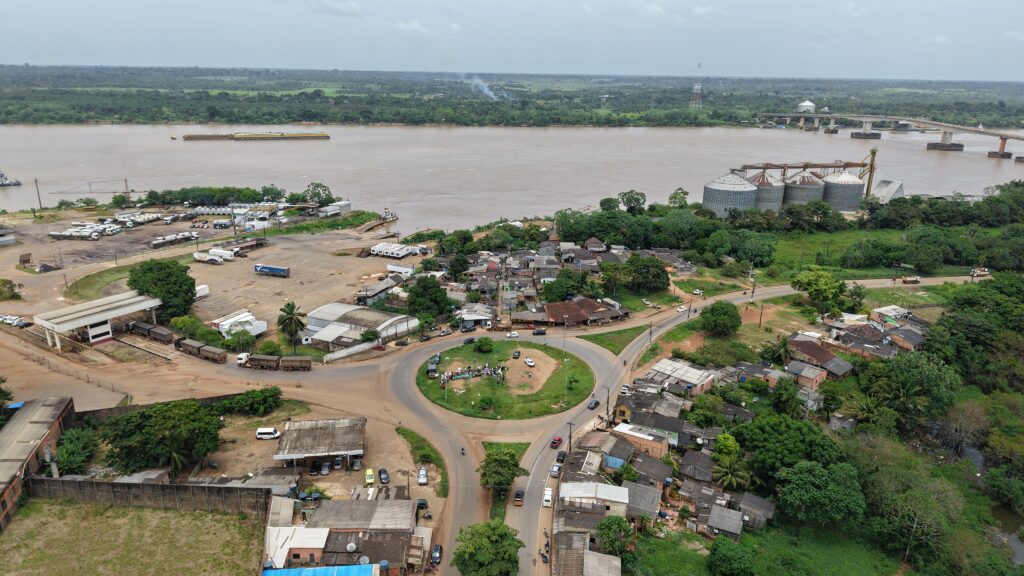 Organizações e movimentos sociais reunidos em celebração à revogação do Decreto 12.600/2025. Foto: Klézi Martins / MAB
