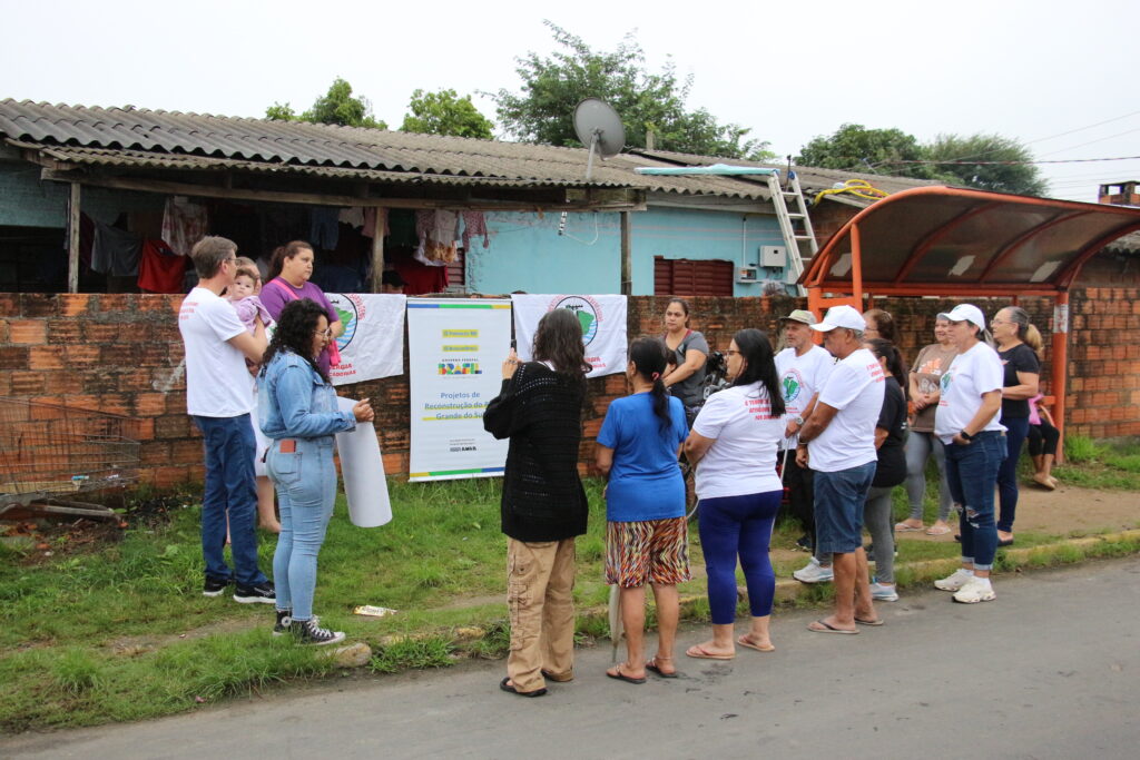 Um ato dos atingidos em Canoas (RS) marcou o início das instalações das placas na Região Metropolitana. Foto: Victória Holzbach / MAB