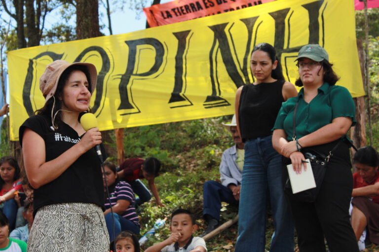 Bertha Zúñiga em mobilização do COPINH por justiça e defesa do território. Foto: Divulgação