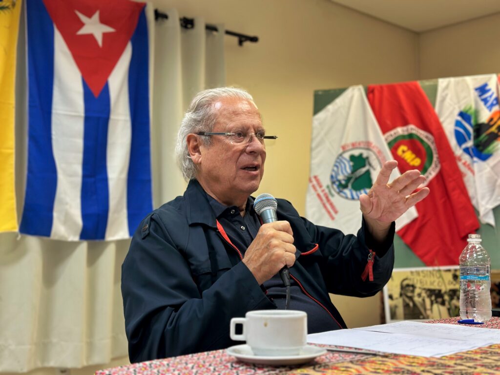 José Dirceu destaca a unidade na luta popular durante formação sobre a conjuntura e a classe trabalhadora. Foto: Marcelo Aguillar / Sindipetro Unificado e Federação Única dos Petroleiros