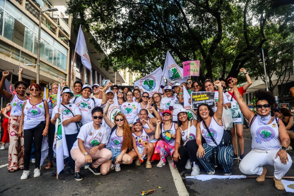 Mulheres atingidas de Minas Gerais foram às ruas no 8 de março, em Belo Horizonte. Foto: Nívea Magno / MAB