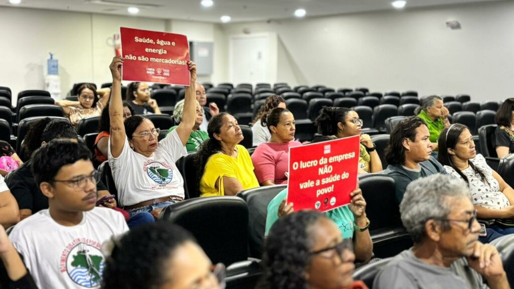 Moradores da Vila Maranhão, em São Luís (MA), denunciaram os impactos da contaminação da água durante audiência. Foto: Denyse Nunes