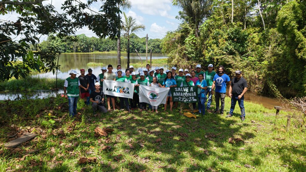 Participantes reunidos na comunidade de Maravilha, em Porto Velho (RO). Foto: Klézi Martins / MAB