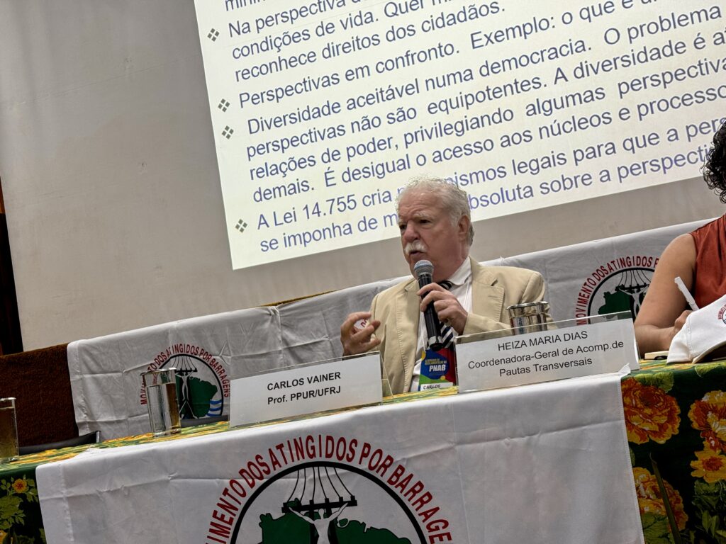 Discussões envolveram mais de 14 ministérios e ficou compromisso de apresentar relatório que contribuirá para minuta da regulamentação. Fotos: Nívea Magno / MAB e Comunicação MAB