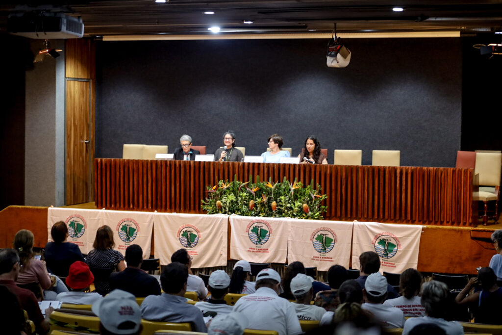 Discussões envolveram mais de 14 ministérios e ficou compromisso de apresentar relatório que contribuirá para minuta da regulamentação. Fotos: Nívea Magno / MAB e Comunicação MAB