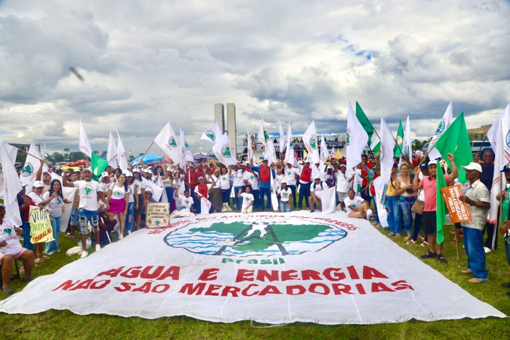 Na capital federal, atingidos caminharam em luta pela garantia de direitos e pela regulamentação da PNAB. Foto: Nívea Magno / MAB