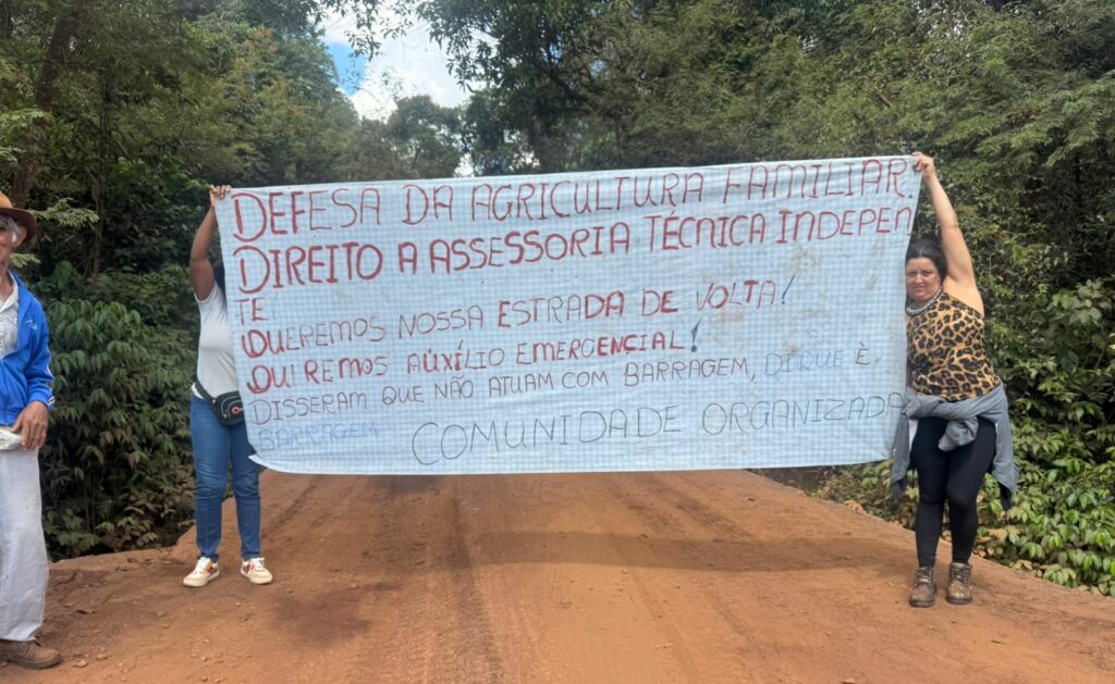 Há cerca de sete dias, comunidades atingidas seguem em manifestação em Itatiaiuçu. Foto: Acervo pessoal