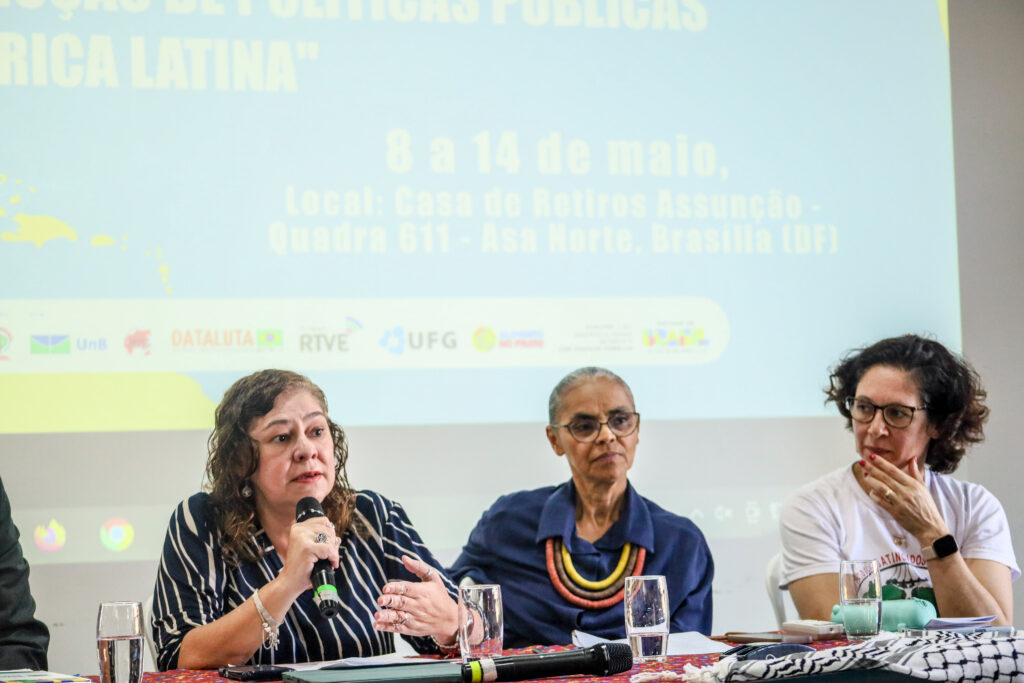 Ex-ministra Marina Silva participou do seminário do MAB sobre crise climática e políticas públicas e visitou a Feira das Atingida. Fotos: Nívea Magno / MAB