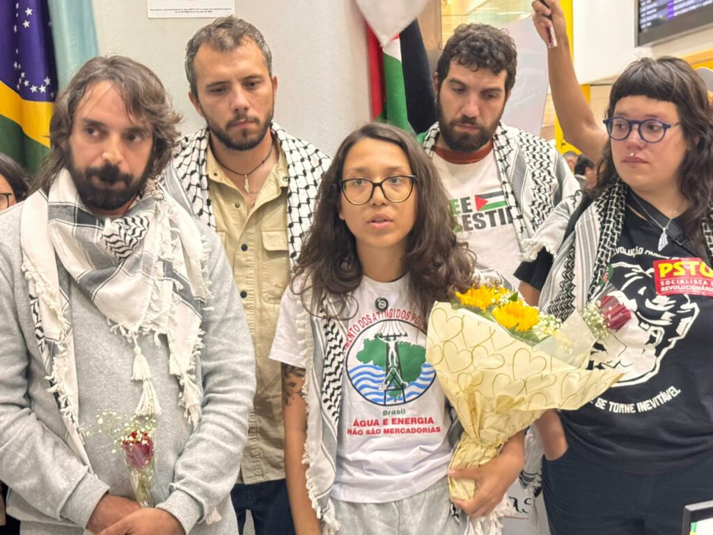 Militantes e ativistas da Flotilha foram recebidos no Brasil por movimentos populares e apoiadores da causa palestina. Foto: Tamires Pinheiro / MAB