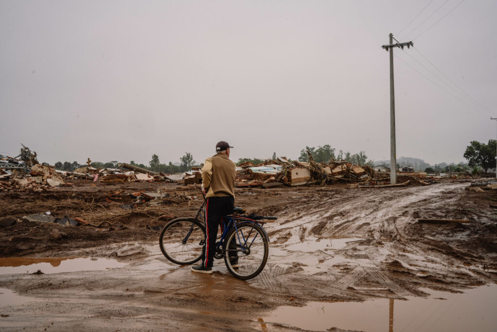 A reconstrução e a privatização de estradas em todo o estado levaram a maior parte dos recursos destinados à reconstrução do estado. Foto: Francisco Proner
