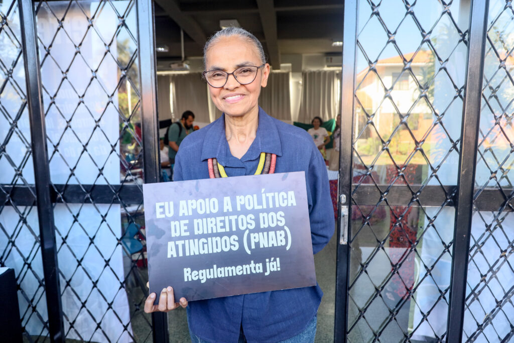Ex-ministra Marina Silva participou do seminário do MAB sobre crise climática e políticas públicas e visitou a Feira das Atingida. Fotos: Nívea Magno / MAB