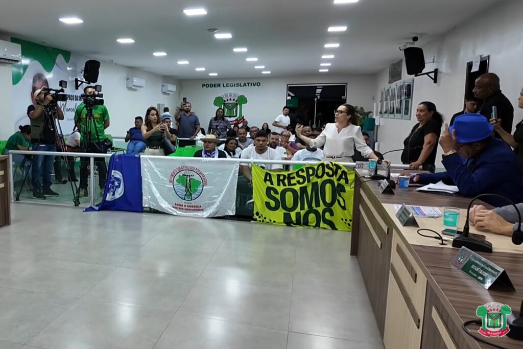 Audiência pública em Altamira (PA) referente à privatização do saneamento básico no município. Imagem: Transmissão Câmara Municipal de Altamira no Youtube 

