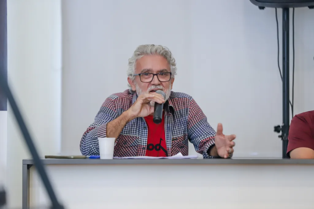 “Só a nossa capacidade organizativa é insuficiente. Precisamos influenciar a política pública”, defendeu Álvaro Delatorre. Foto: Rafa Dotti
