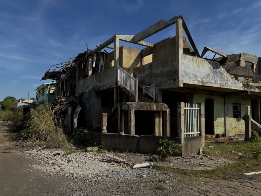 Casas destruídas pela enchente de 2024 no bairro Marmitt, em Estrela. Foto: Maria Eduarda Leal / MAB