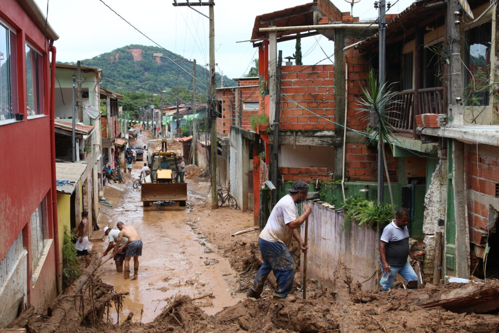 Deslizamentos em São Sebastião em fevereiro de 2023, na Barra do Sahy. Foto: Rovena Rosa / Agência Brasil