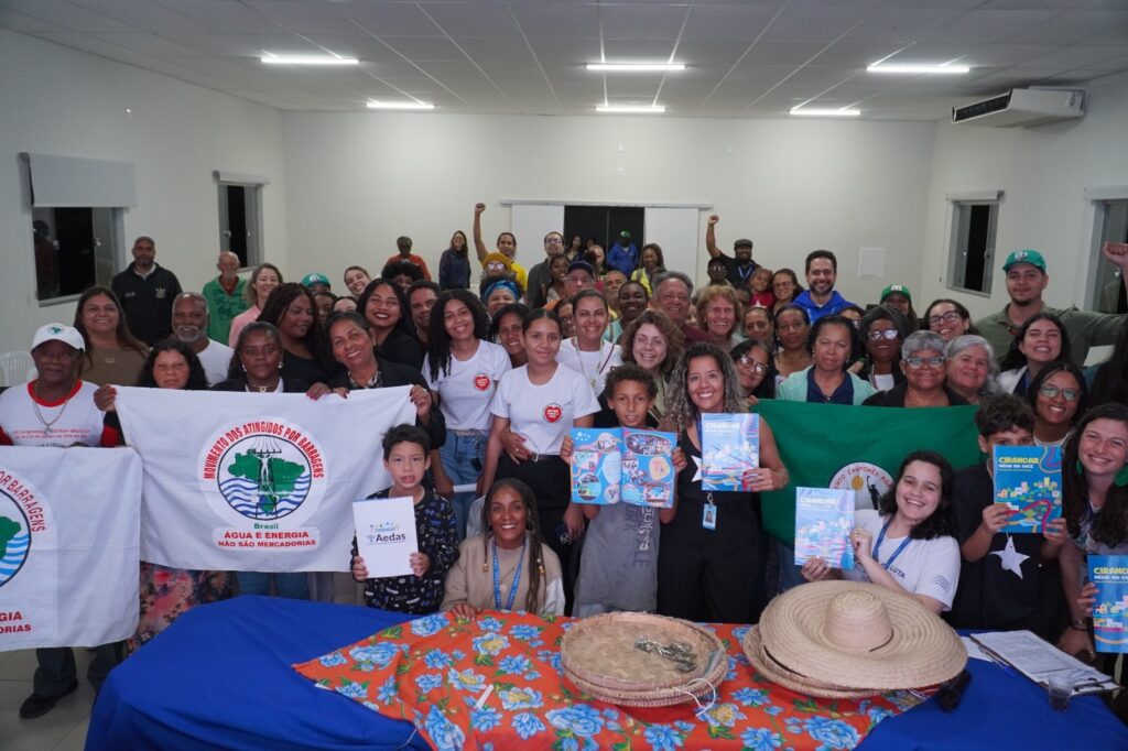 Evento em Ipatinga (MG) reuniu pessoas atingidas do Médio Rio Doce, representantes do Governo Federal e da Fundação Banco do Brasil. Foto: Thiago Matos / AEDAS